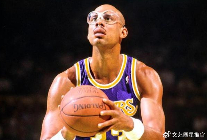 奥尼尔转发湖人队史10大巨星，詹姆斯仅第十，榜首无悬念
