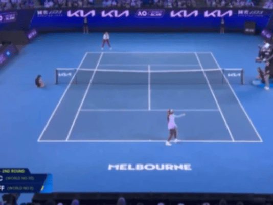 开云中国-【多图回顾】澳网有自己的“全明星” ：杰伦上演一动不动、辛纳阿卡观赛化身表情帝