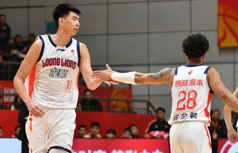 开云中国-现役国手！0分0板0助0断，1分钟3犯规，球迷：凭什么进的国家队？